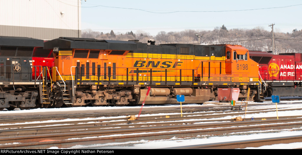 BNSF 8198